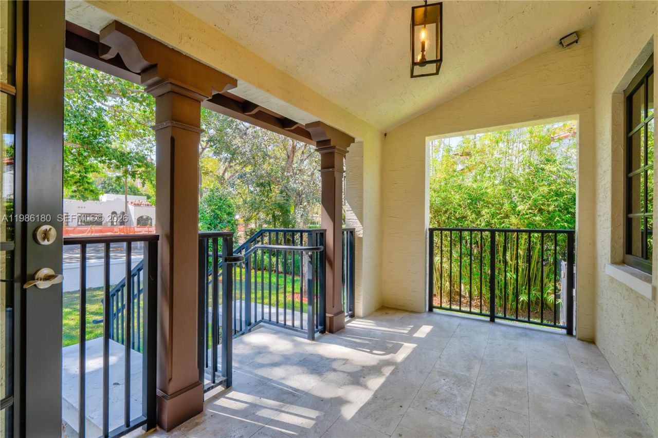 519 Alhambra Cir, Coral Gables, FL 33134 Photo