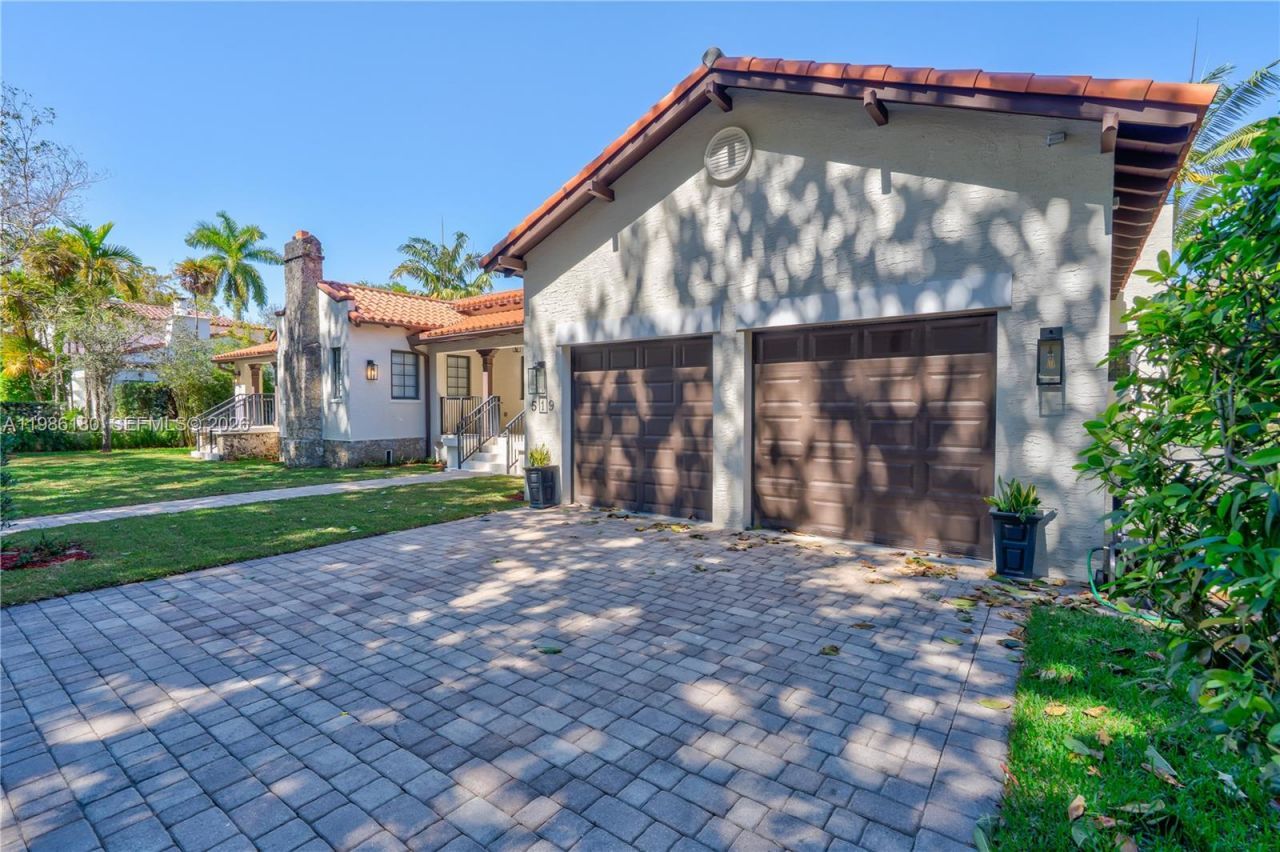 519 Alhambra Cir, Coral Gables, FL 33134 Photo