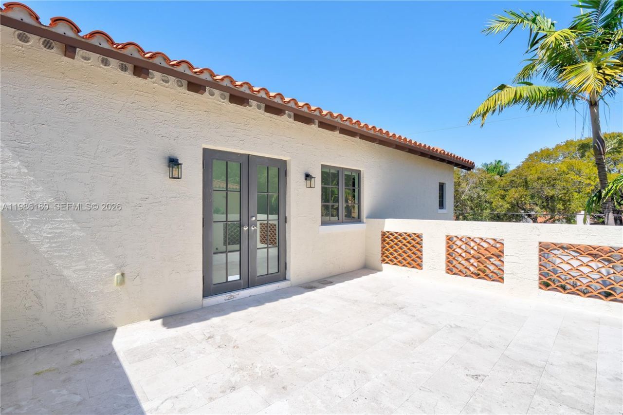 519 Alhambra Cir, Coral Gables, FL 33134 Photo