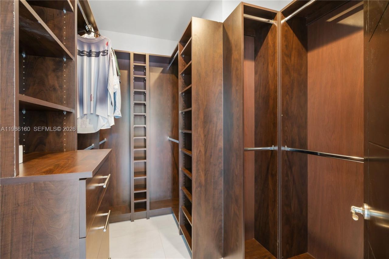 519 Alhambra Cir, Coral Gables, FL 33134 Photo