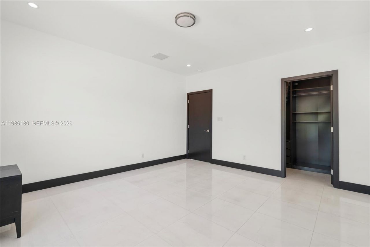 519 Alhambra Cir, Coral Gables, FL 33134 Photo