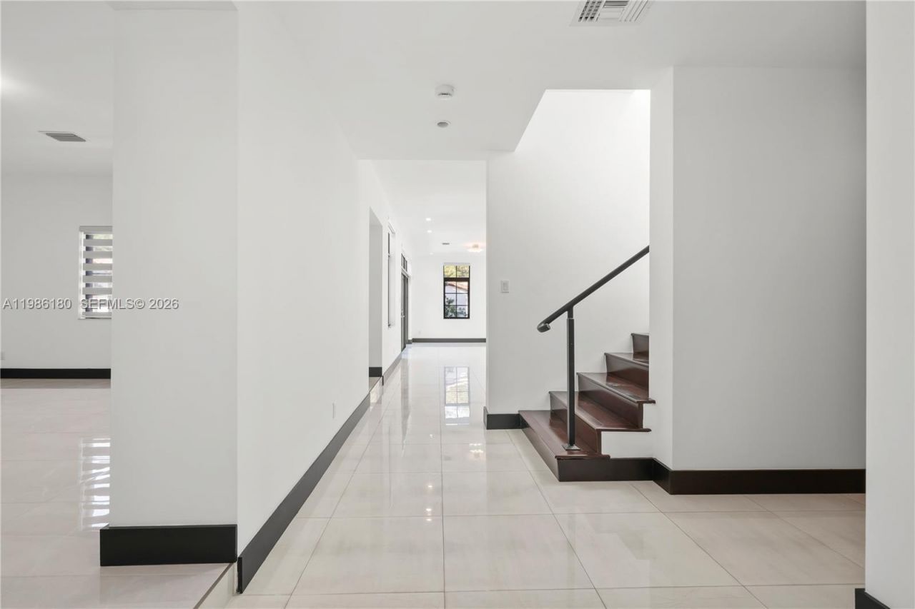 519 Alhambra Cir, Coral Gables, FL 33134 Photo