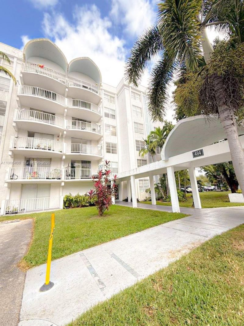 484 NW 165th St Rd, Unit A-412, Miami, FL 33169 Photo