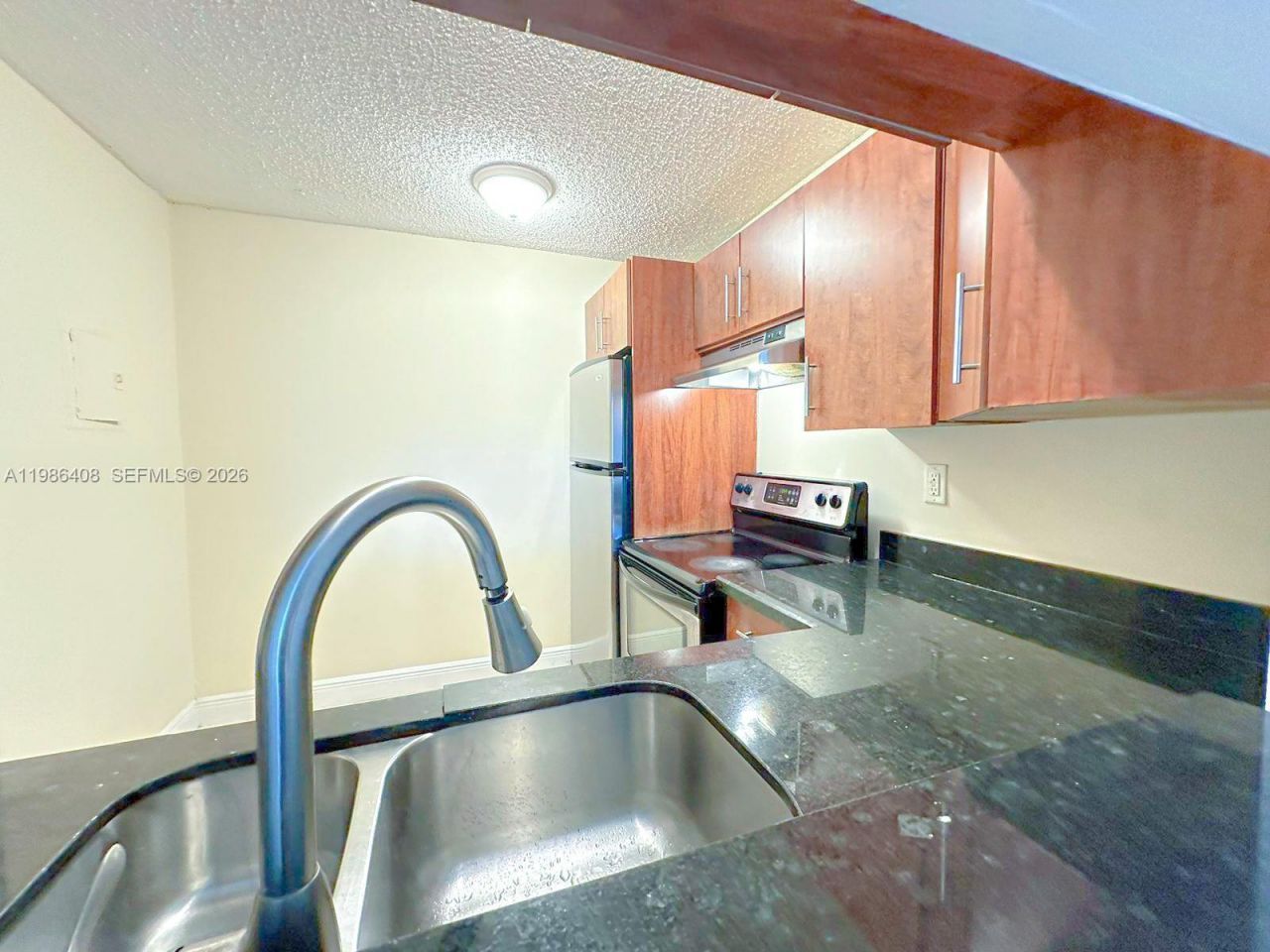 484 NW 165th St Rd, Unit A-412, Miami, FL 33169 Photo