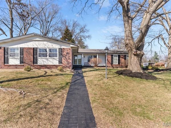 2185 Pohlman Road, Florissant, MO 63033