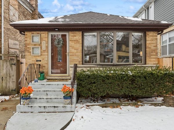 6530 N Oliphant Avenue, Chicago, IL 60631