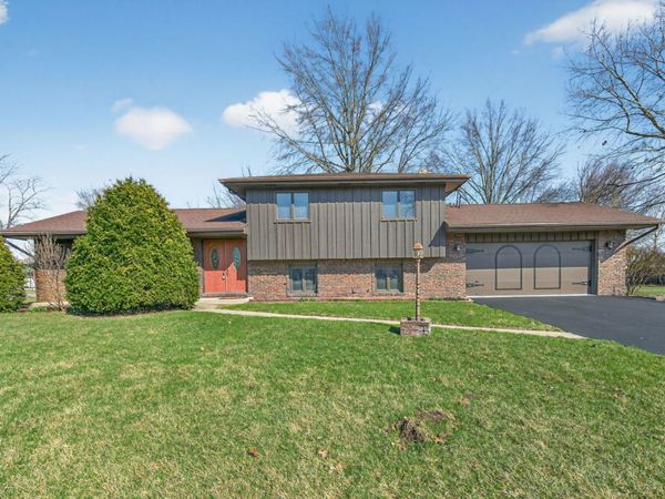 185 N Dewey Street , Diamond, IL 60416