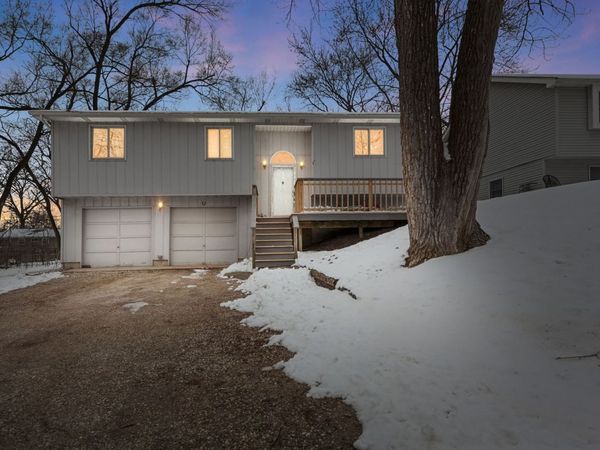 5615 Bunny Avenue , McHenry, IL 60051