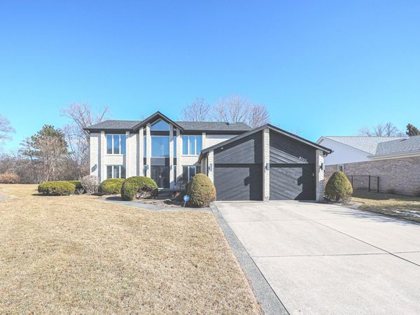 2111 Franklin Drive , Glenview, IL 60026