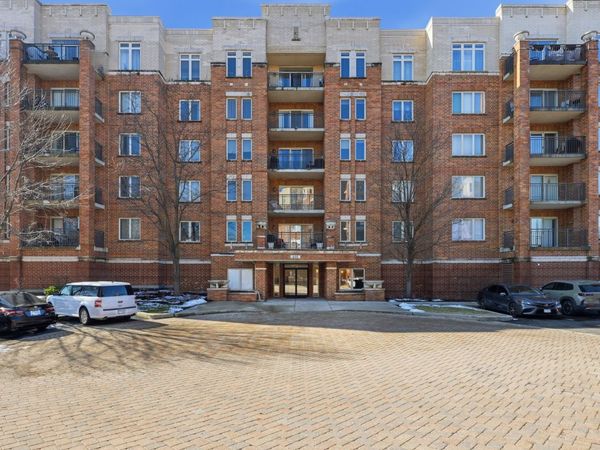 Unit 302, Elk Grove Village, IL 60007