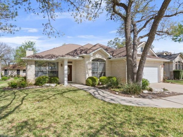 909 Big Thicket ST , Georgetown, TX 78633