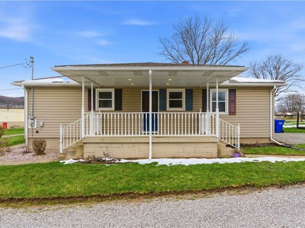 11 Madison Drive, Zelienople, PA 16063