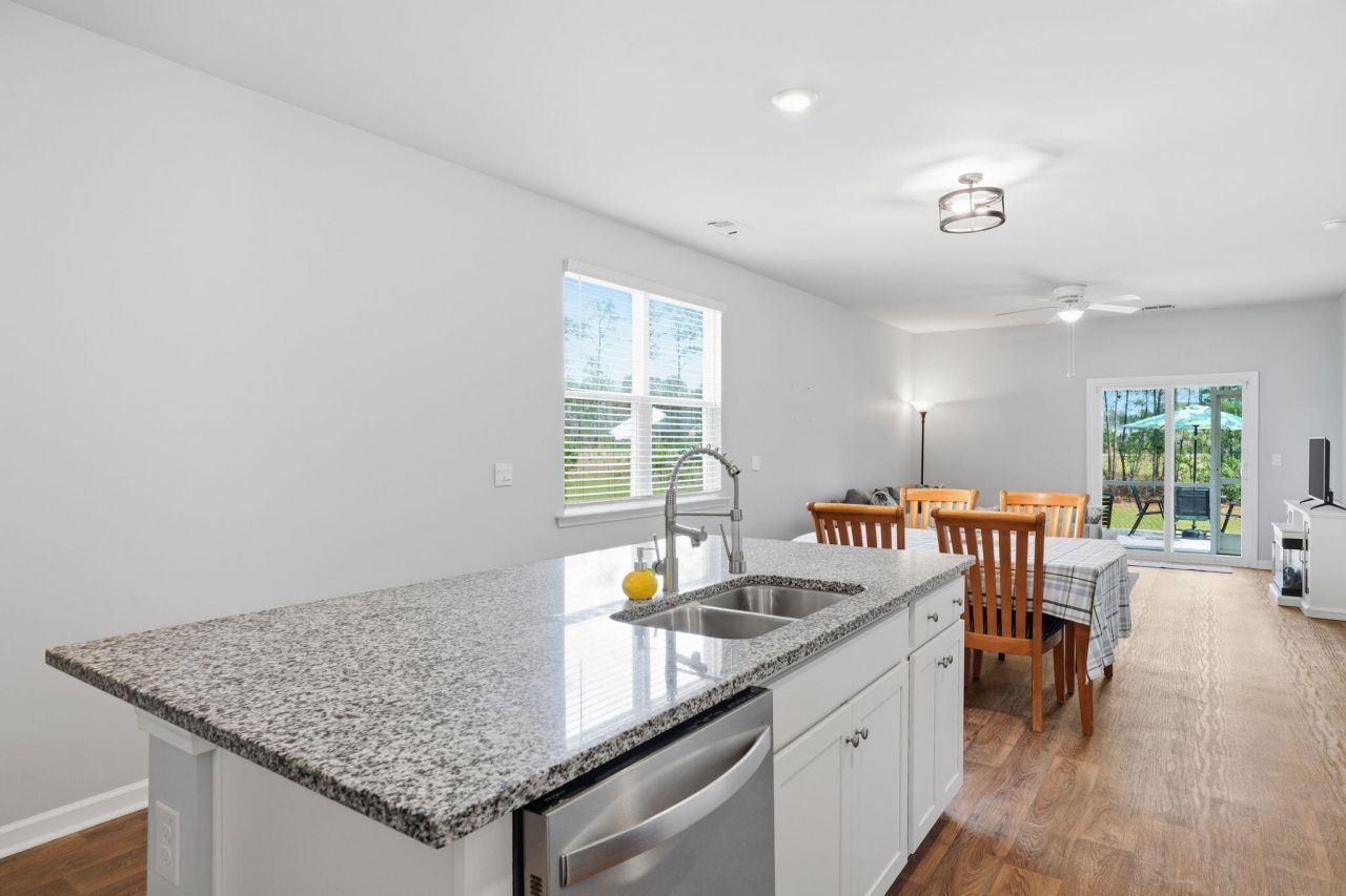 665 Silver Spruce Street Photo 10