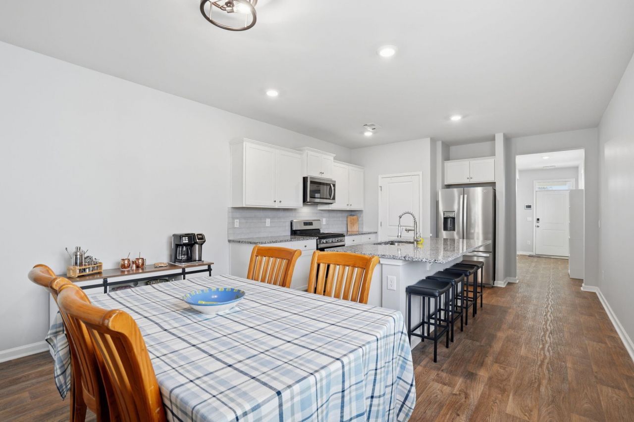 665 Silver Spruce Street Photo 11