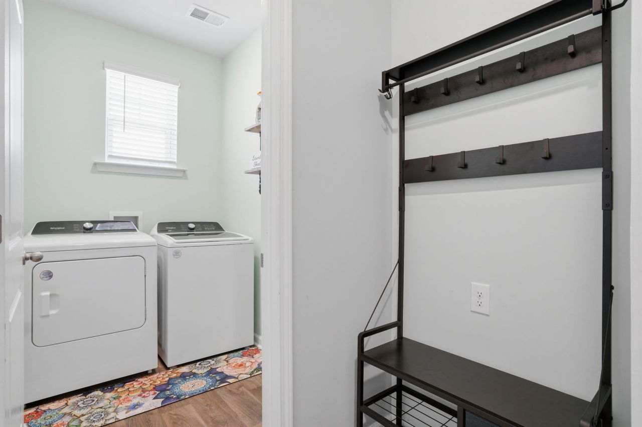 665 Silver Spruce Street Photo 23