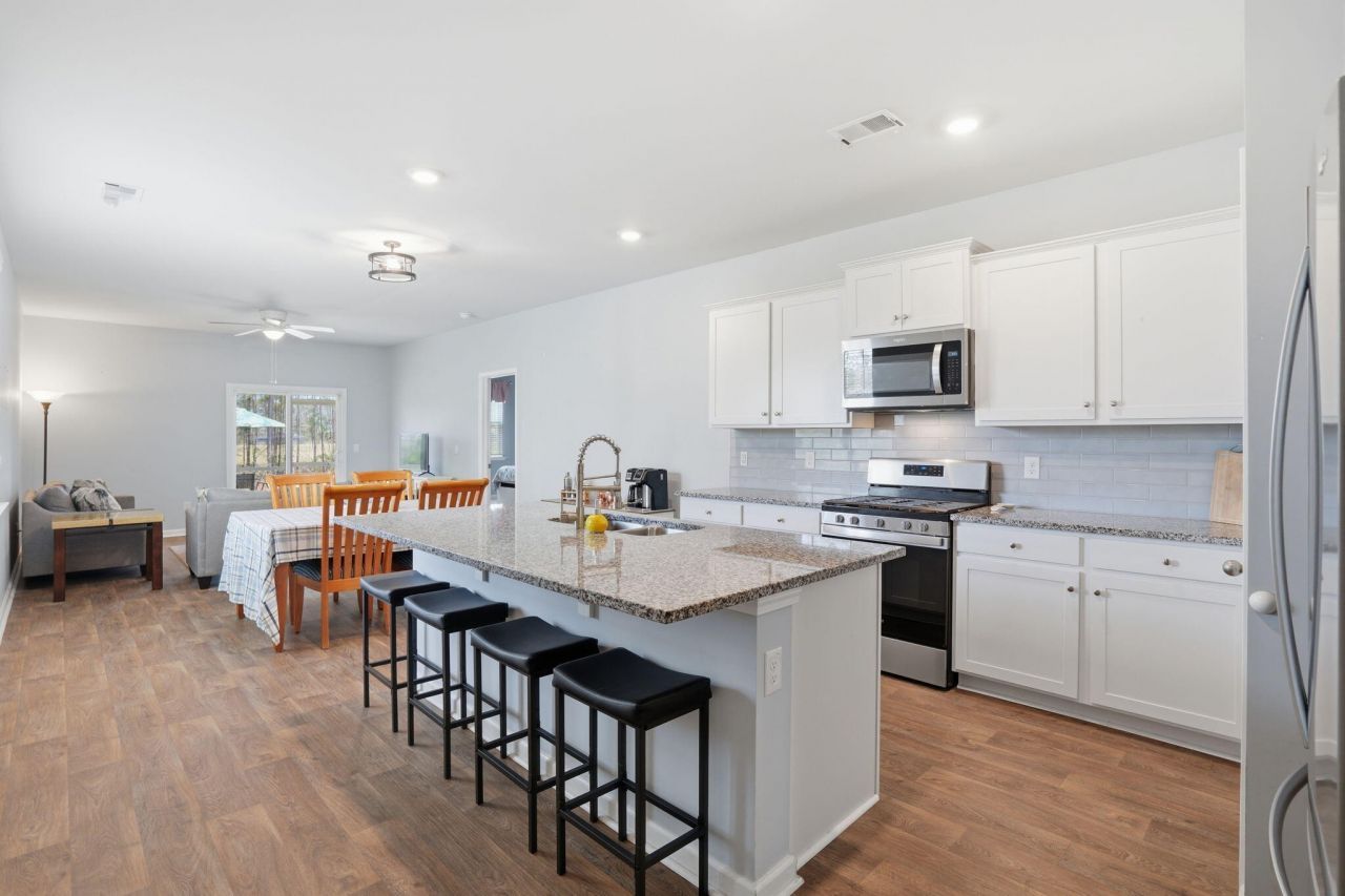 665 Silver Spruce Street Photo 6