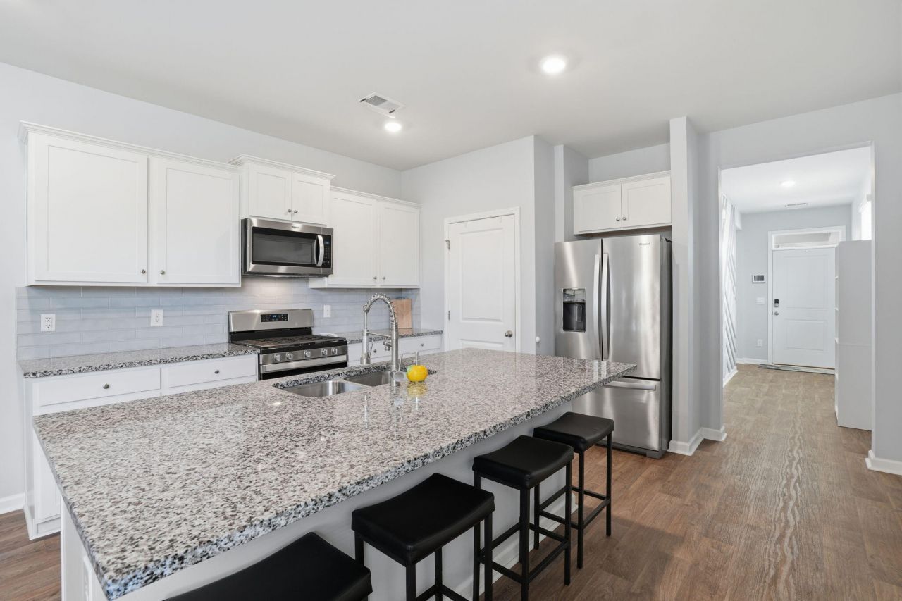 665 Silver Spruce Street Photo 7