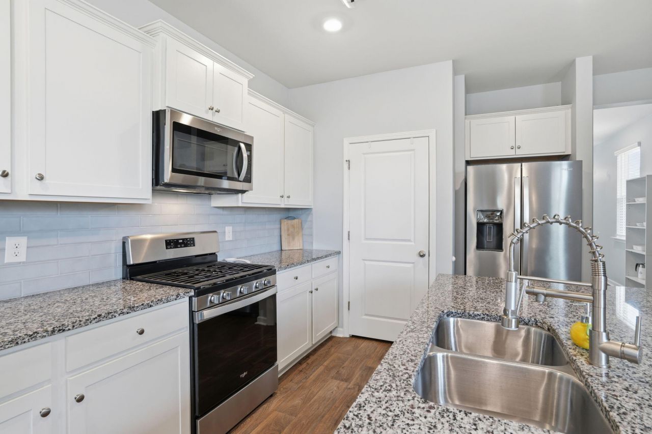 665 Silver Spruce Street Photo 8