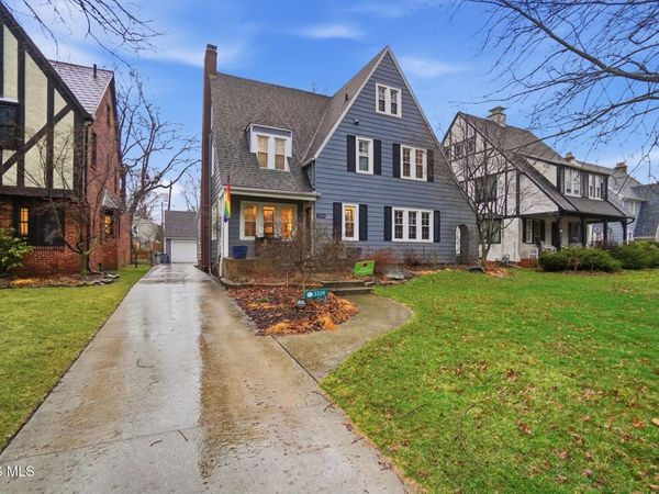 3324 Darlington Road, Ottawa Hills, OH 43606