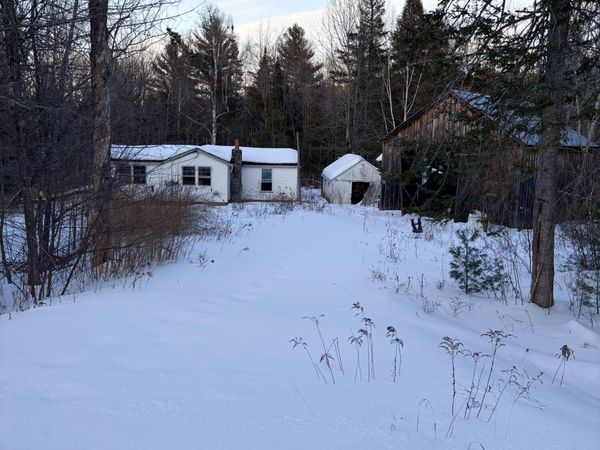 2692 Route 3, Palermo, ME 04354