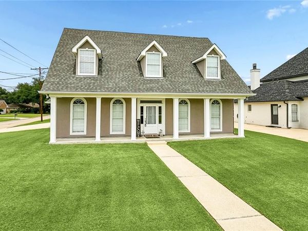 701 CAZALARD Street, Belle Chasse, LA 70037