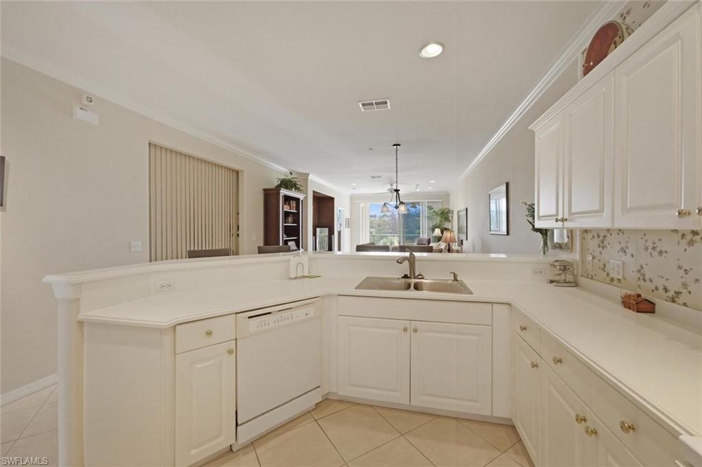 4834 Hampshire Ct, Unit 206, Naples, FL 34112 Photo