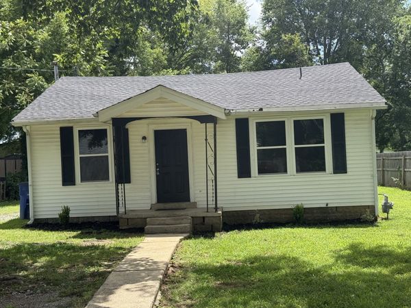 244 E Cedar St, Shelbyville, TN 37160