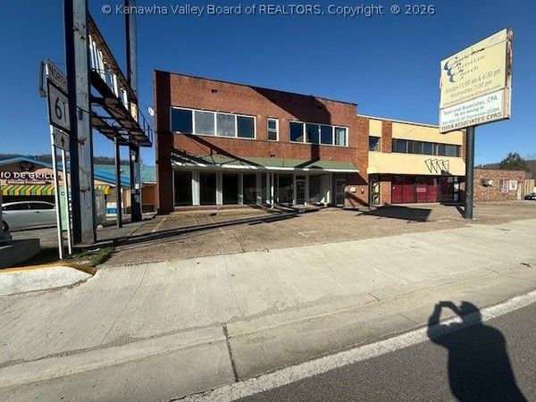 3622 MacCorkle Avenue, Charleston, WV 25304