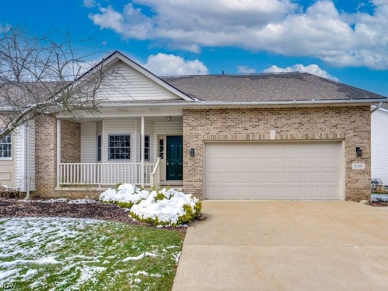 1235 Spring Ridge Circle , Alliance, OH 44601 Photo 1