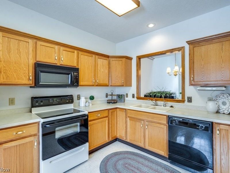 1235 Spring Ridge Circle , Alliance, OH 44601 Photo 14