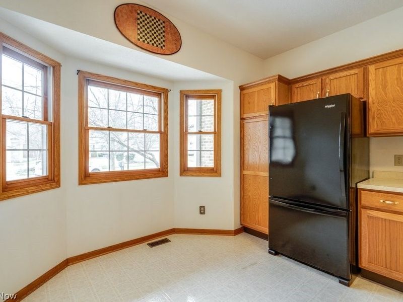 1235 Spring Ridge Circle , Alliance, OH 44601 Photo 16