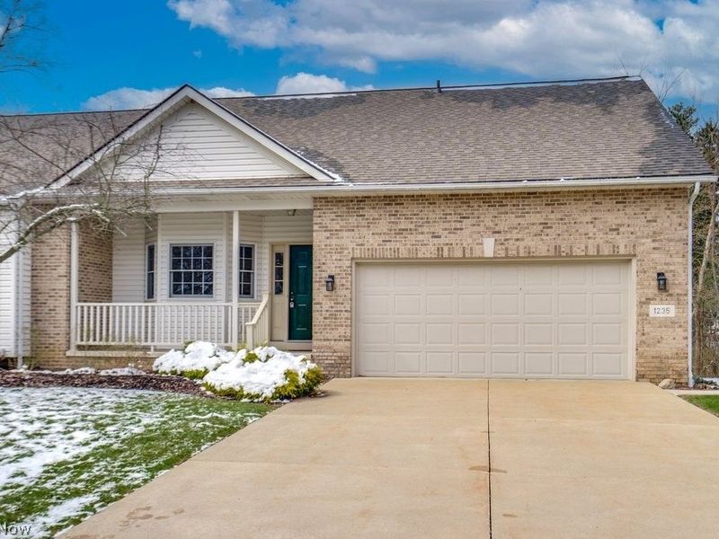 1235 Spring Ridge Circle , Alliance, OH 44601 Photo 2