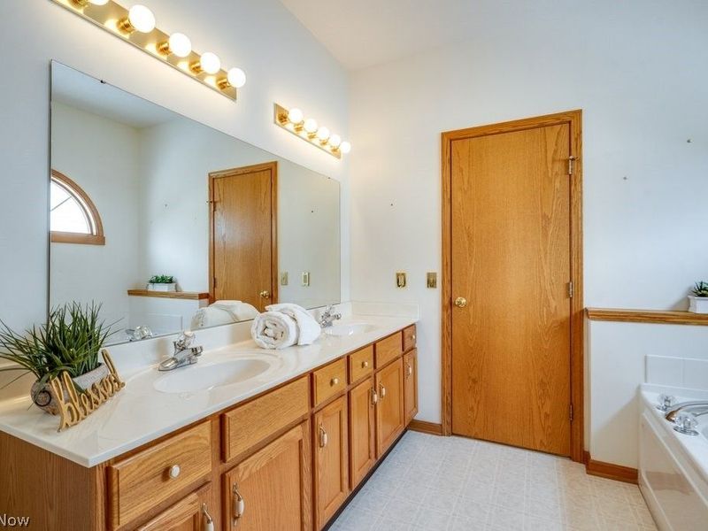 1235 Spring Ridge Circle , Alliance, OH 44601 Photo 28