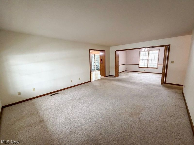 8208 Maramont Drive, Youngstown, OH 44512 Photo 2