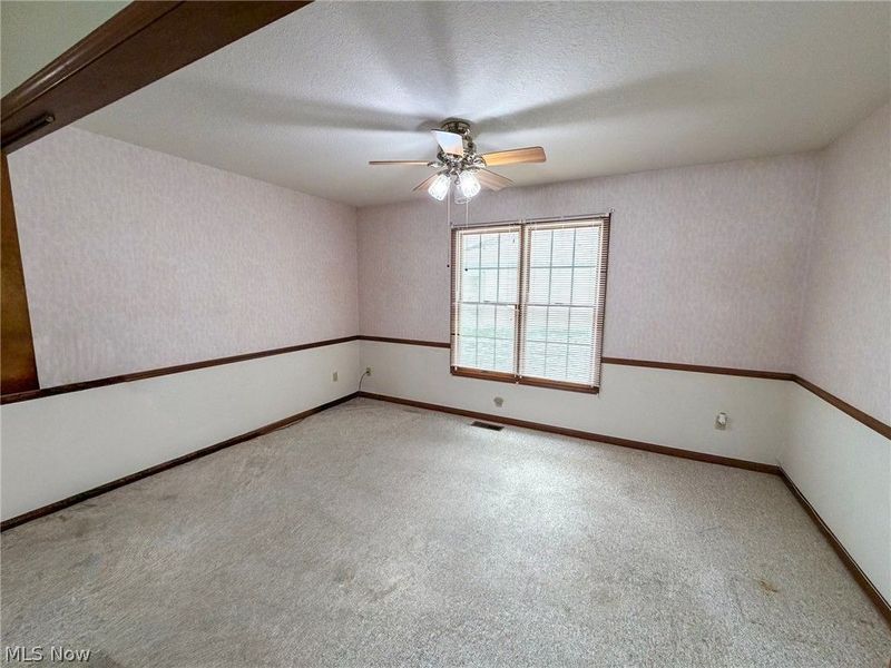 8208 Maramont Drive, Youngstown, OH 44512 Photo 6