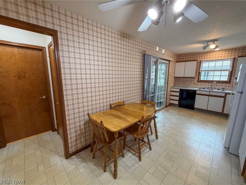 8208 Maramont Drive, Youngstown, OH 44512 Photo 8