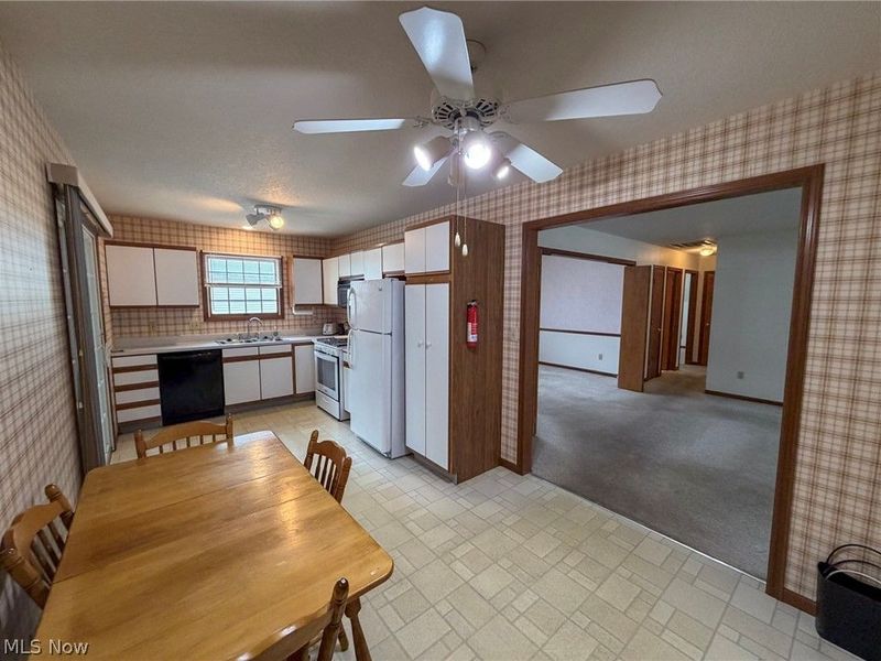 8208 Maramont Drive, Youngstown, OH 44512 Photo 9