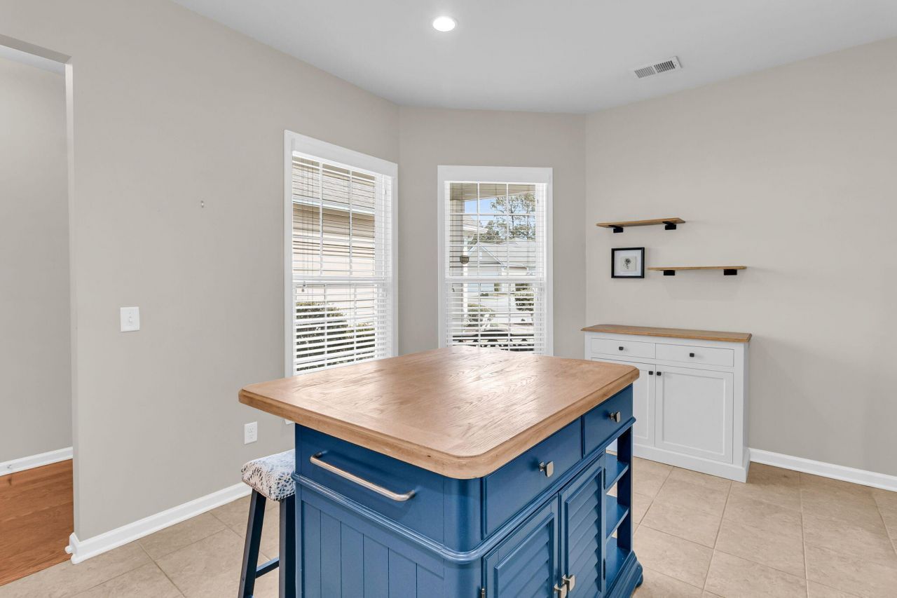 226 Waterfront Park Drive Photo 13