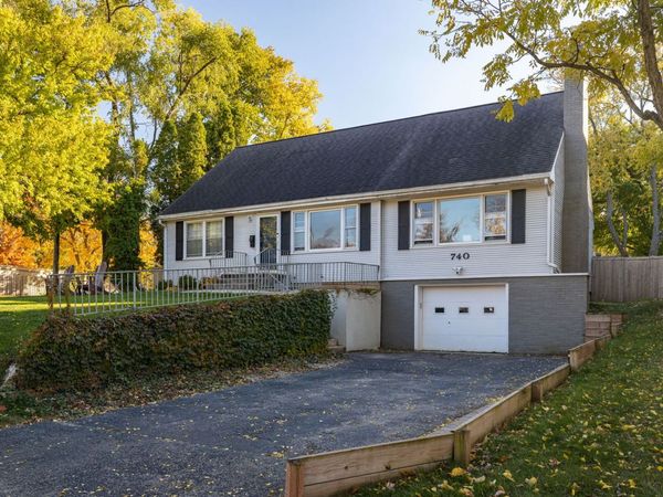 740 Prairie Avenue , Naperville, IL 60540