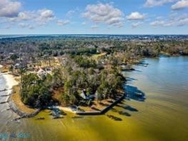 419 Pelican Lane , Reedville, VA 22539