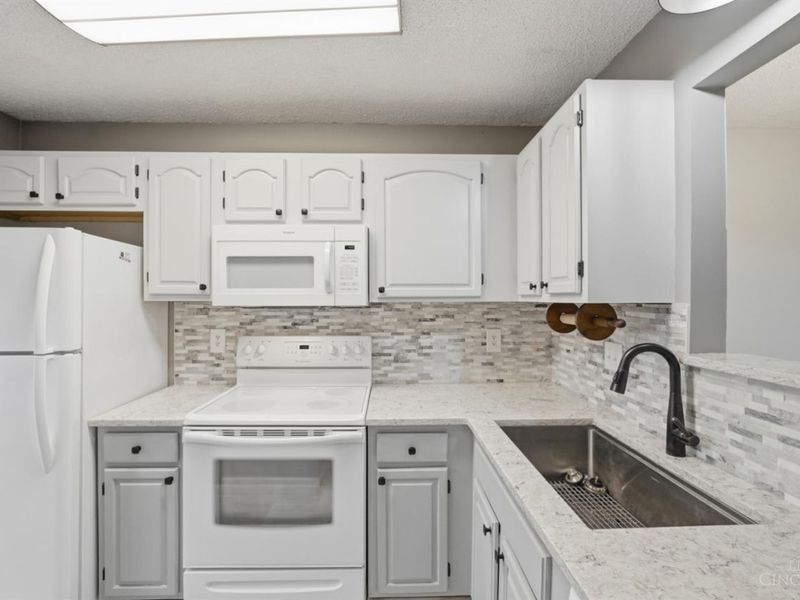 5196 Putters Circle, West Chester, OH 45069 Photo 17