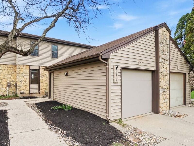 5196 Putters Circle, West Chester, OH 45069 Photo 3