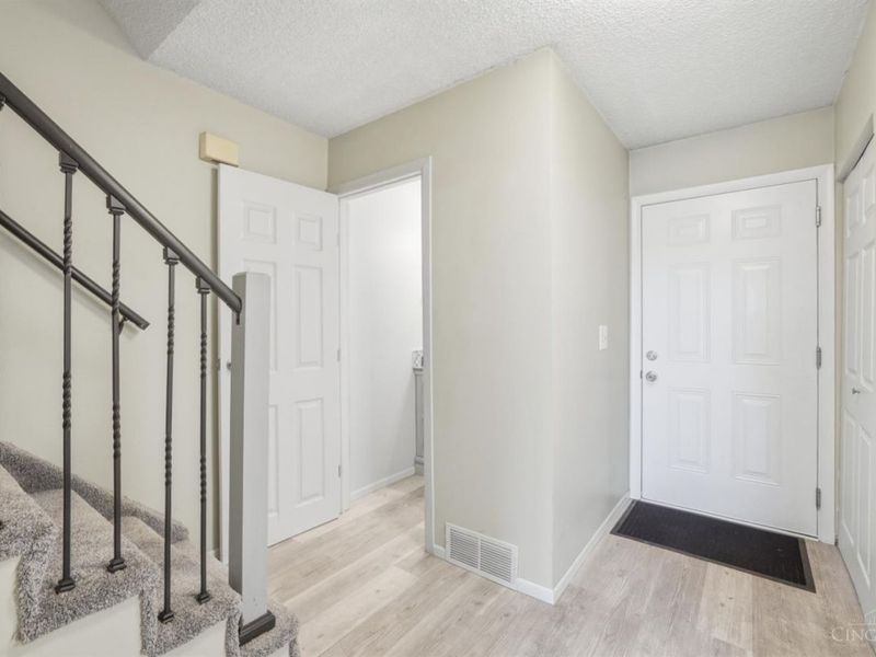 5196 Putters Circle, West Chester, OH 45069 Photo 7