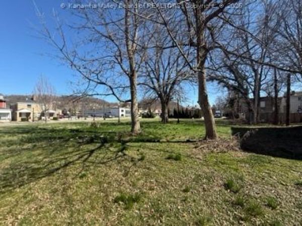 1547 Washington Street E, Charleston, WV 25311