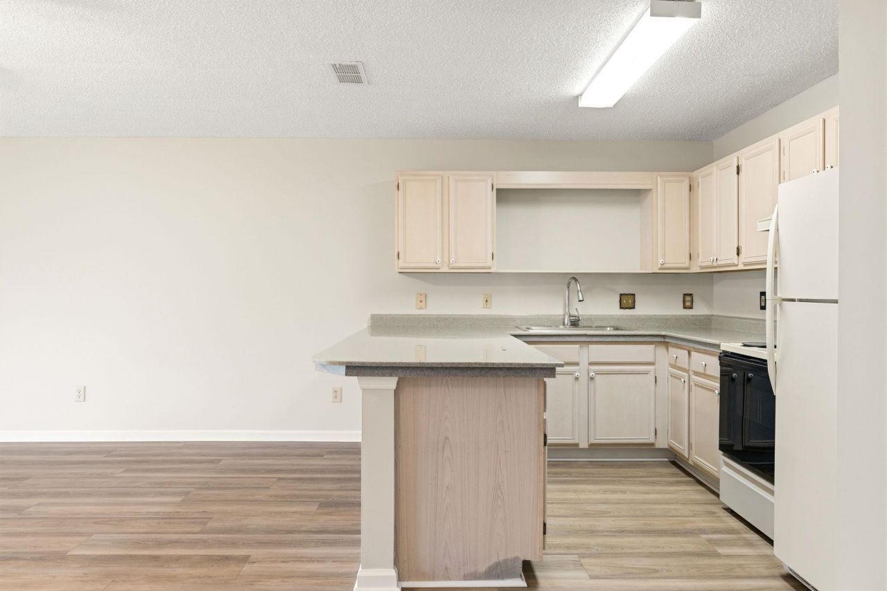 1129 White Tree Ln.  Photo 11