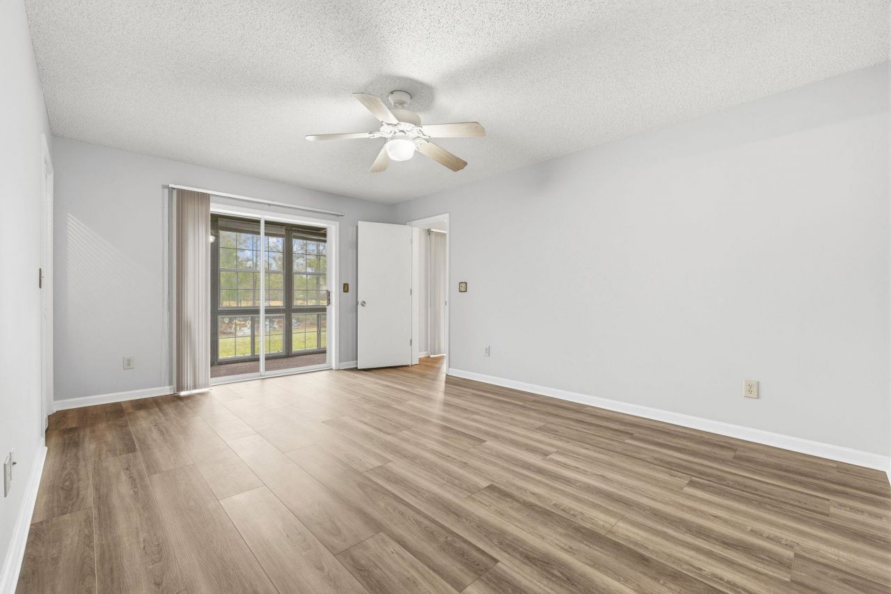 1129 White Tree Ln.  Photo 9