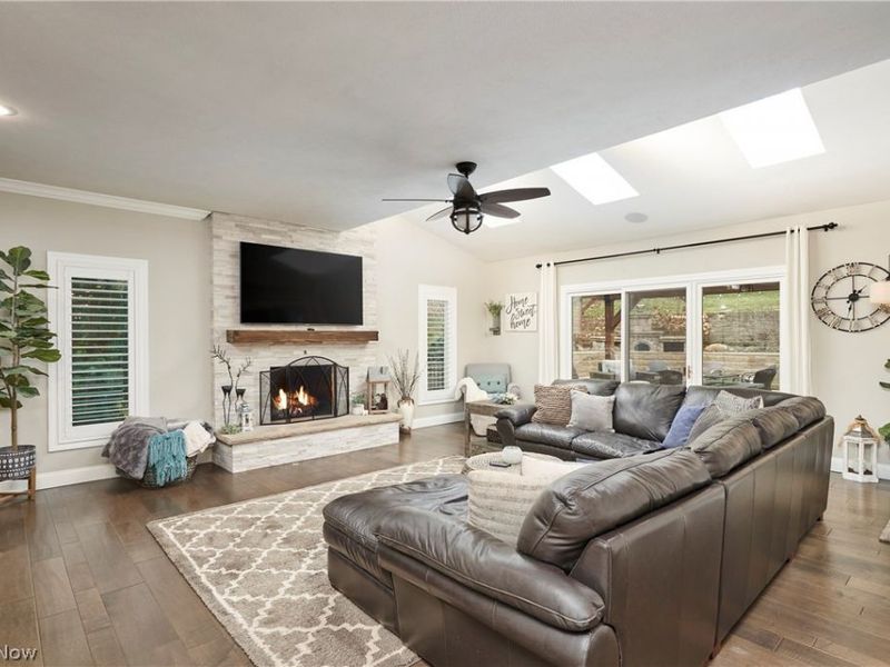 3949 N Shore Drive, Bath, OH 44333 Photo 10