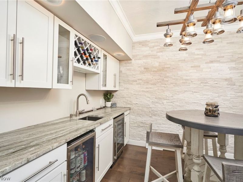 3949 N Shore Drive, Bath, OH 44333 Photo 12