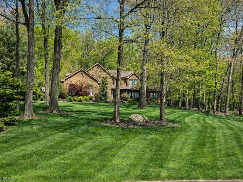 3949 N Shore Drive, Bath, OH 44333 Photo 2