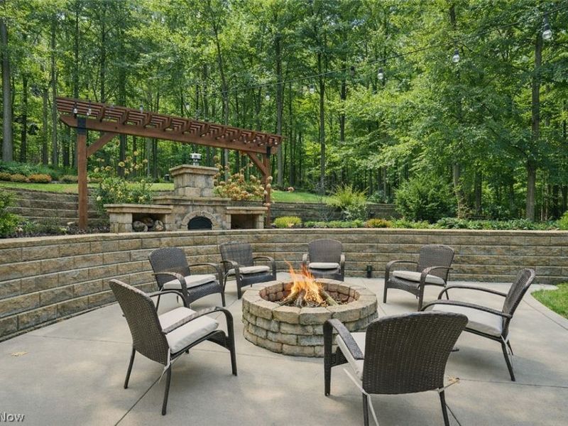 3949 N Shore Drive, Bath, OH 44333 Photo 4